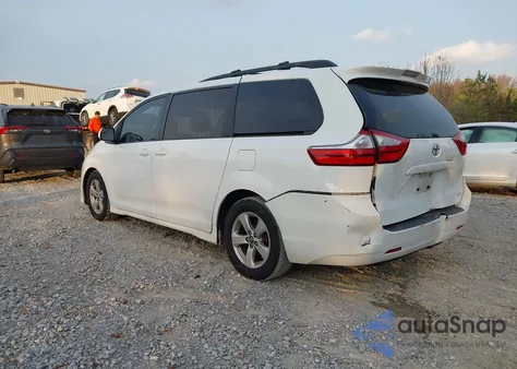 2018 Toyota Sienna Le 8 Passenger из США, поврежденный, VIN 5TDKZ3DC6JS939298